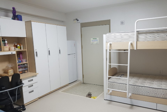 Hallim University Dormitory Room01